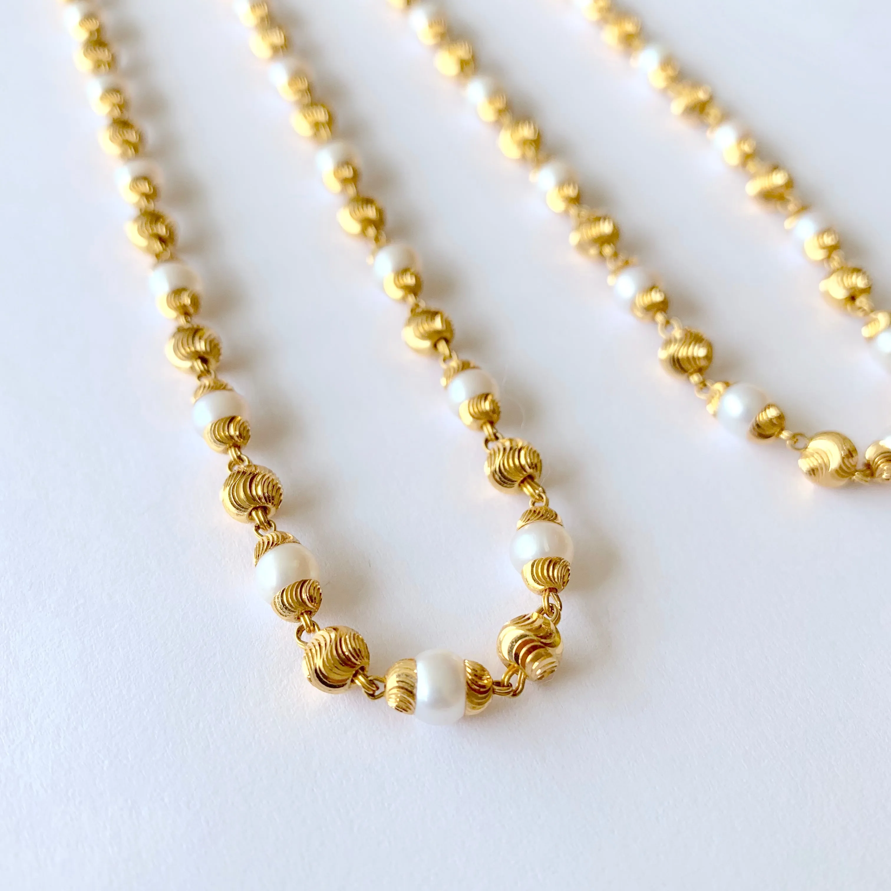 Alternating Gold   Pearl Chain